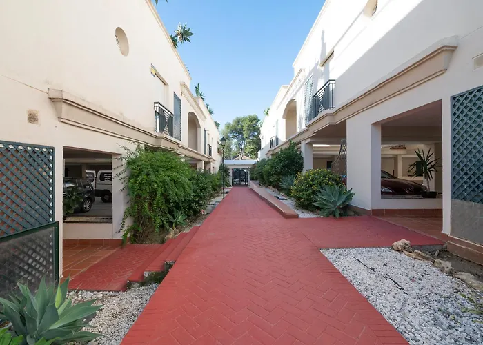 2br, Lorcrimar 4 Puerto Banus Marbella